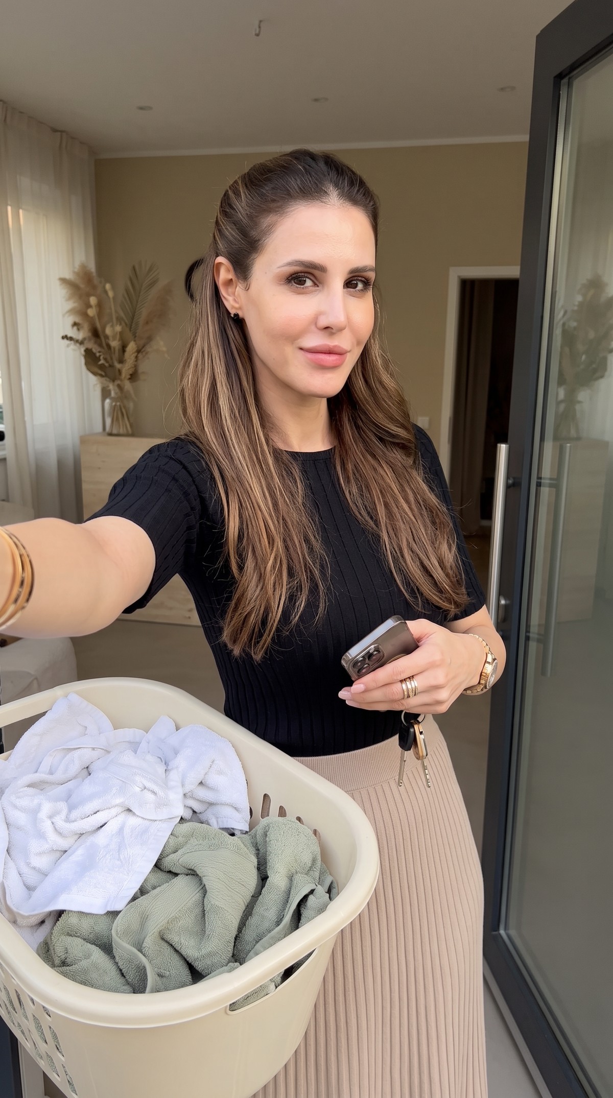 Mehrnaz im Studio nach dem letzten Termin
